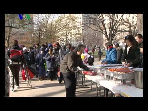 Masyarakat Indonesia di AS Beramal Saat Natal – Liputan Pop Culture VOA 25 Des 2010