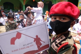 20-contoh-sikap-dan-cara-menghargai-jasa-para-pahlawan
