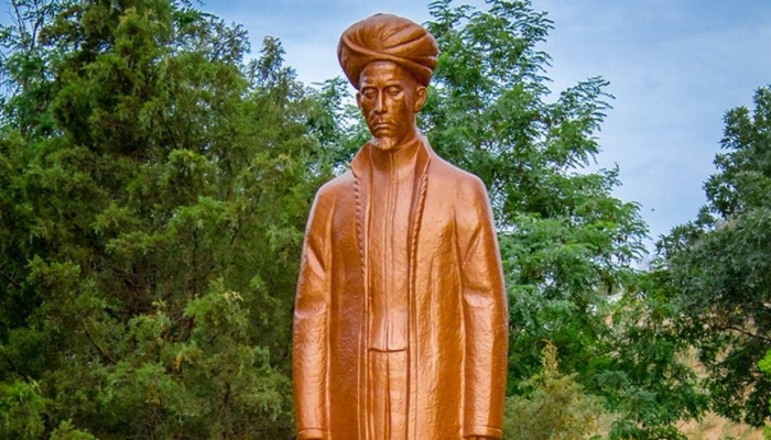 ada-patung-raja-ali-haji-di-turkmenistan:-tokoh-nusantara-yang-dihormati-dunia