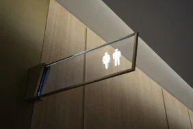 penjaga-toilet-mall,-profesi-yang-sering-dipandang-sebelah-mata