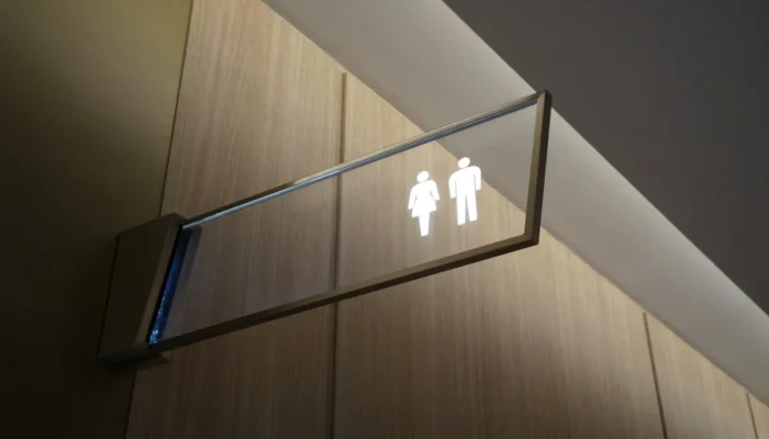 penjaga-toilet-mall,-profesi-yang-sering-dipandang-sebelah-mata