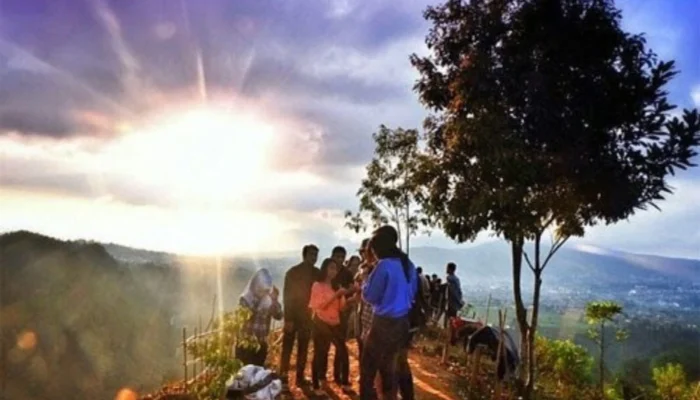 cimenyan-bandung-kecamatan-yang-kasihan,-potensinya-mati-karena-warganya-sendiri