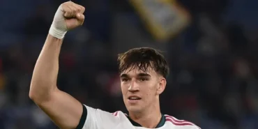 carlos-espi-berambisi-tembus-sebagai-pemain-inti