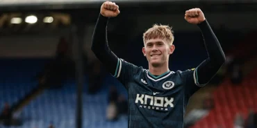 manchester-united-masih-incar-lewis-hall,-newcastle-pasang-harga-tinggi