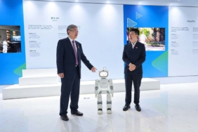 robot-aimoga-tampil-di-chery-global-technology-innovation-center