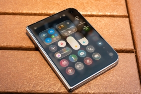 liquid-glass-finally-makes-sense-on-the-iphone-duo